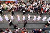 GF26-Dag7  Fiere stroppendragers trekken vandaag voor 52ste keer door de stad